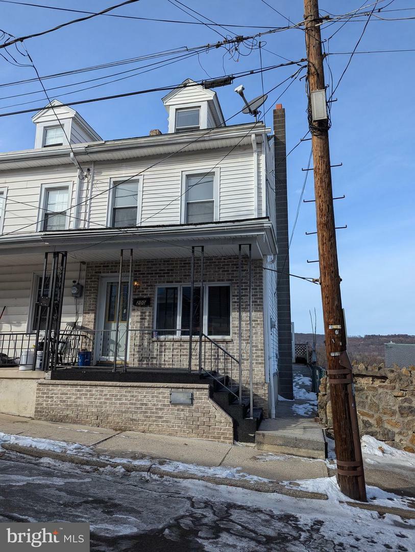 Property Photo:  200 Oak Street  PA 17954 