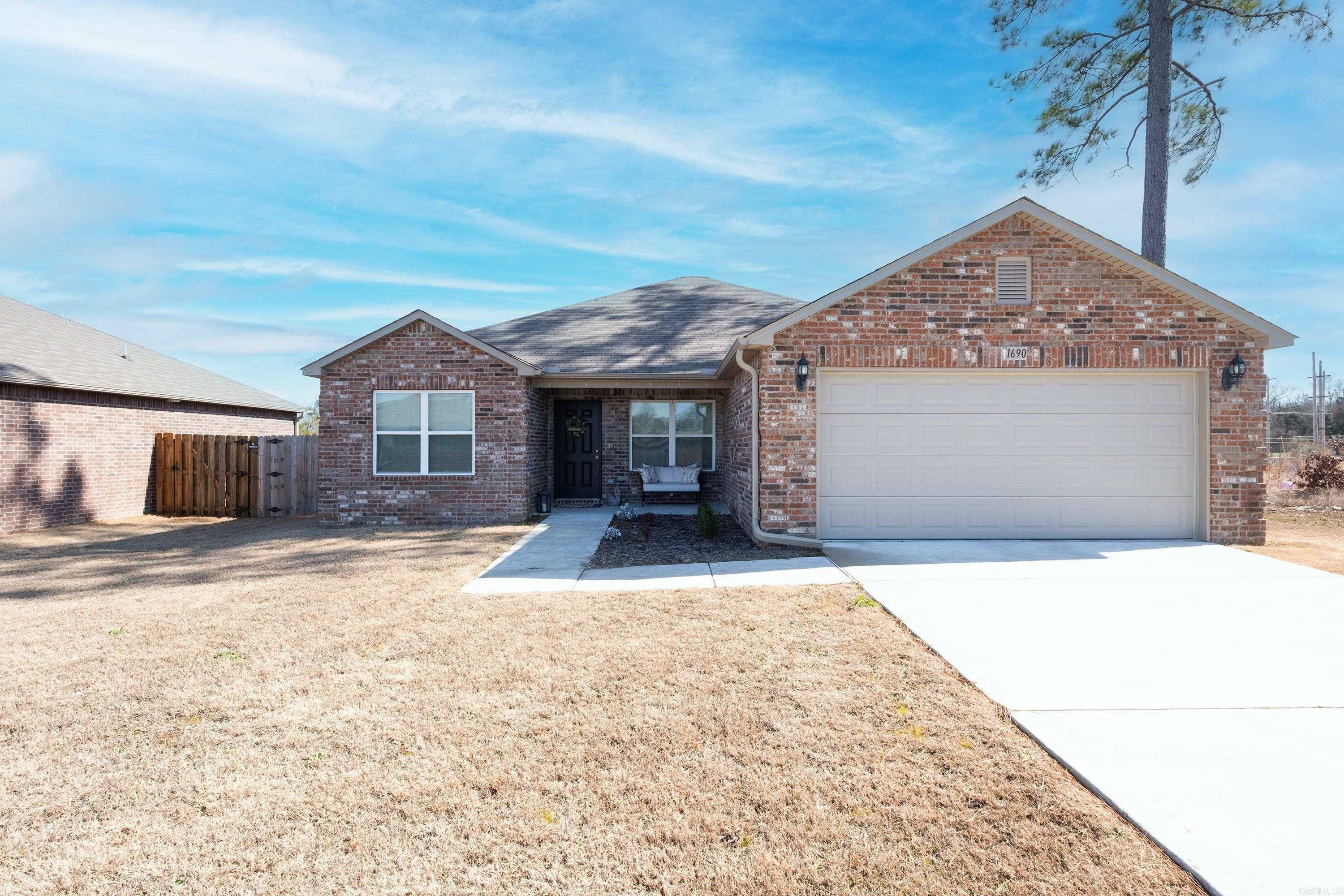 Property Photo:  1690 Carillon Lane  AR 72034 