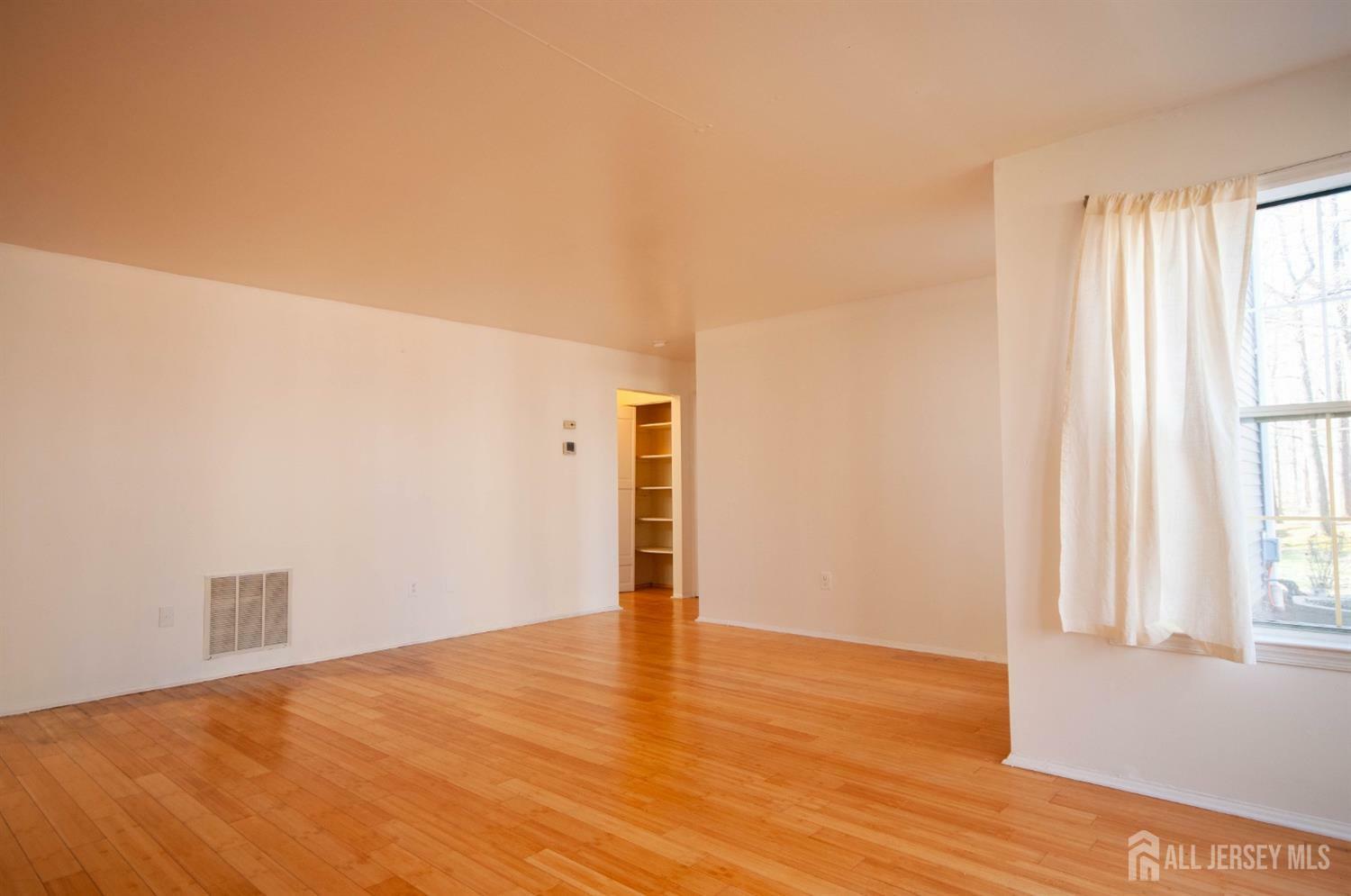 Property Photo:  59 Pennsylvania Way  NJ 08902 