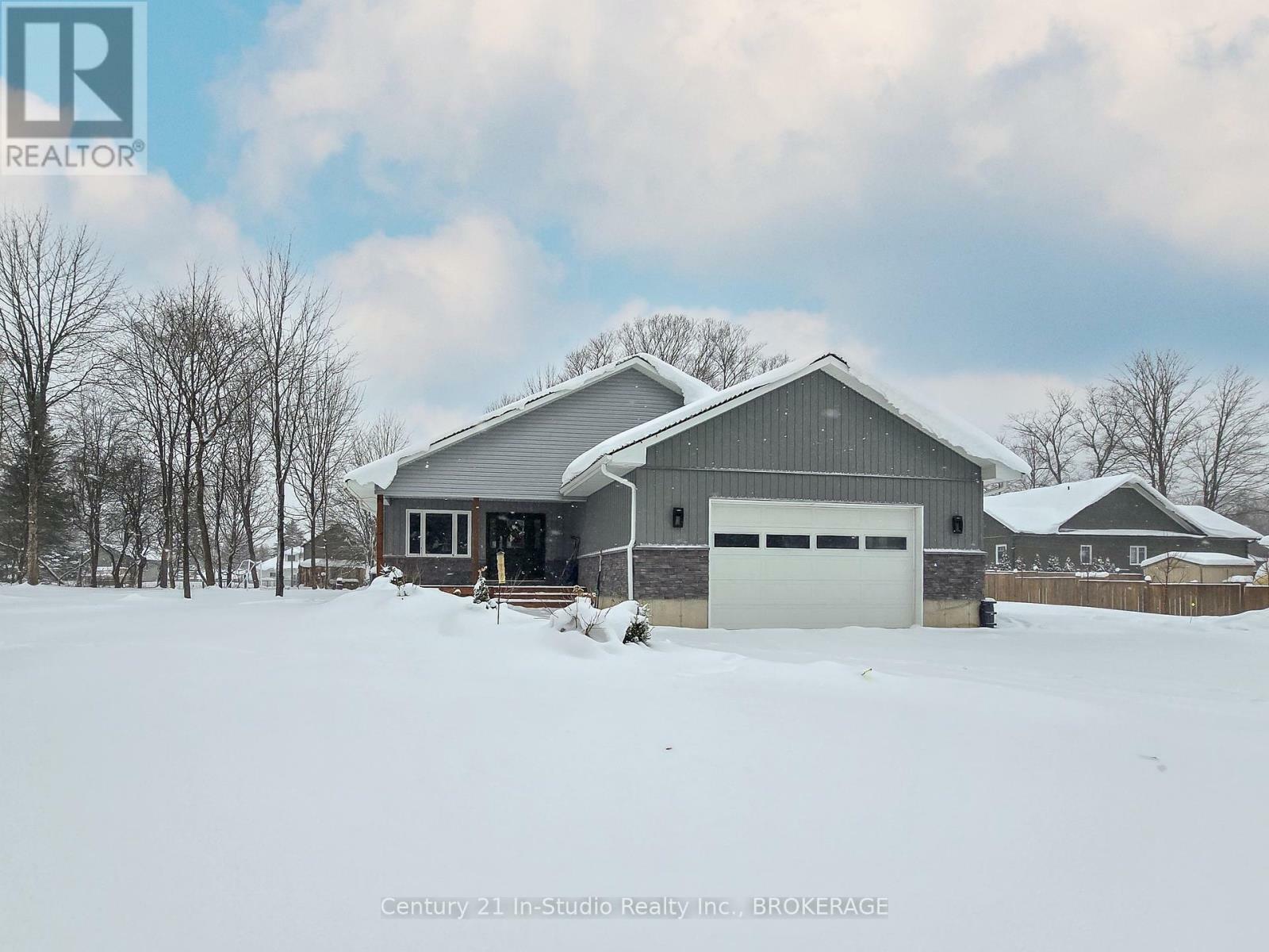 Property Photo:  135 Confederation Drive  ON N0C 1R0 