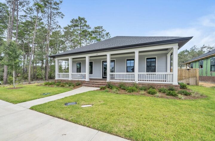 Property Photo: 110 Caraway Drive FL 32578