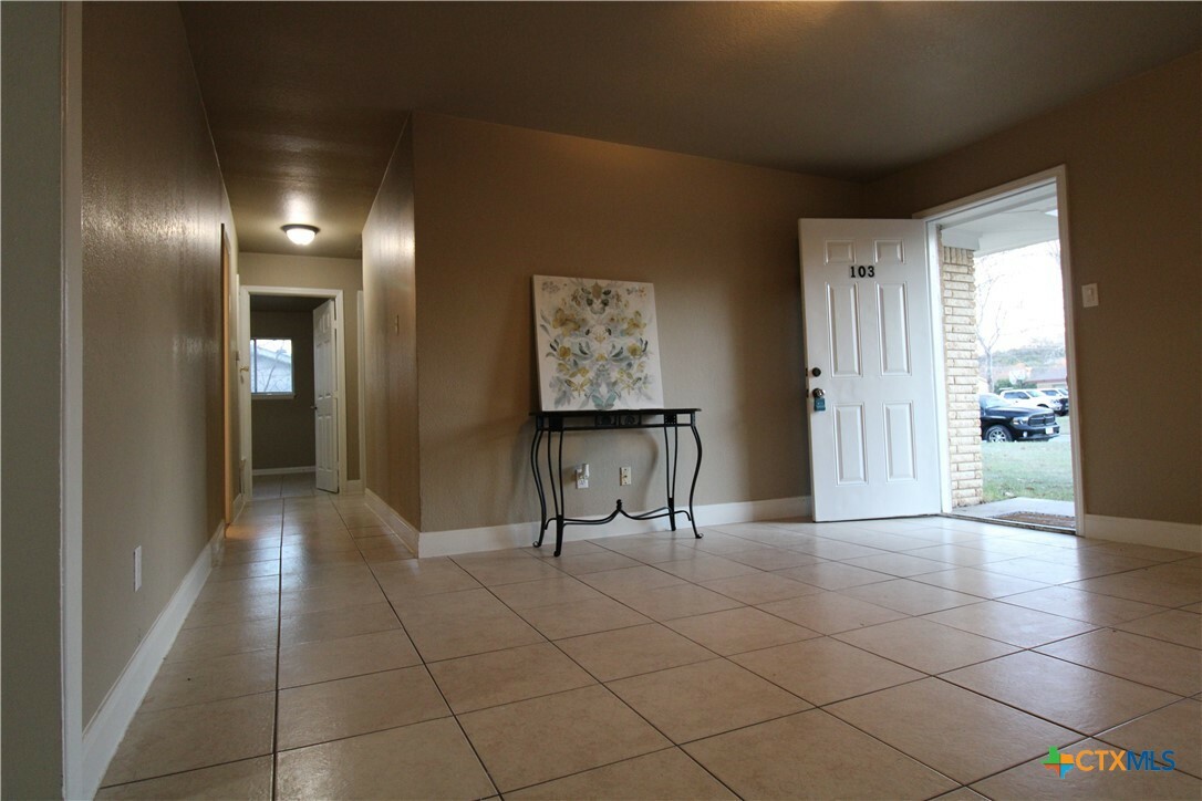 Property Photo:  103 W Mockingbird Lane  TX 76548 