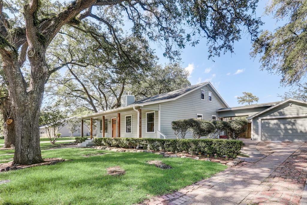 Property Photo: 707 Main Street TX 77535