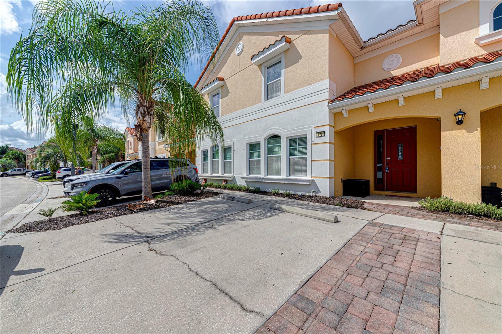 Property Photo:  4723 Terrasonesta Drive  FL 33837 