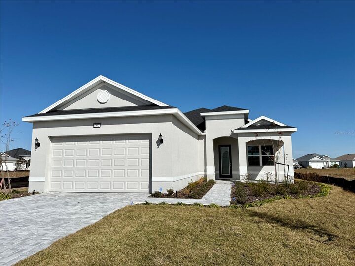 Property Photo: 8592 Hempstead Way FL 32757