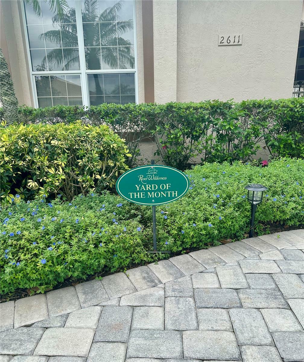 Property Photo: 2611 Little Country Road FL 34219