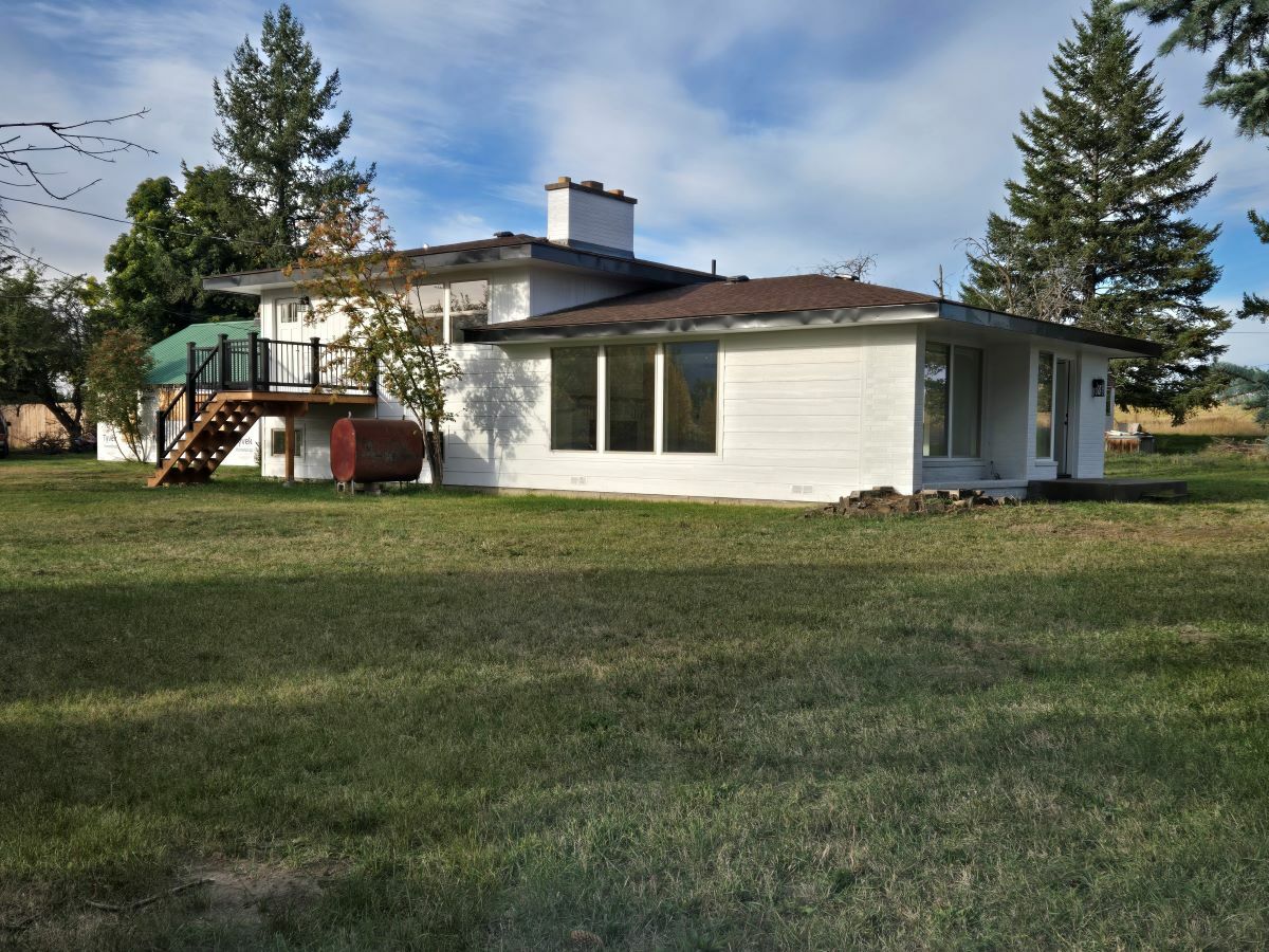 Property Photo:  42079 1st Avenue E  MT 59855 