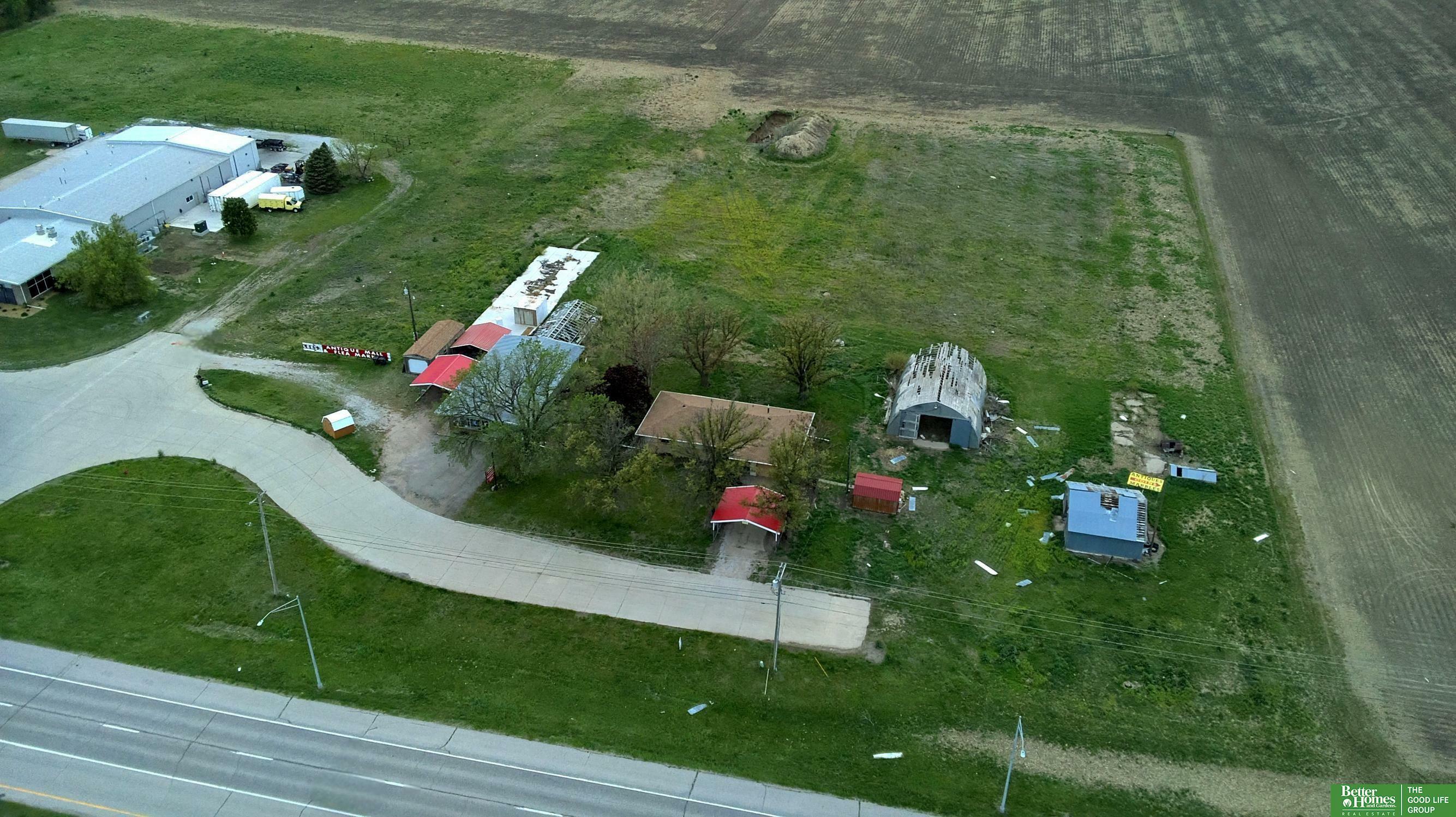 Property Photo: 3120 S Lincoln Avenue NE 68467
