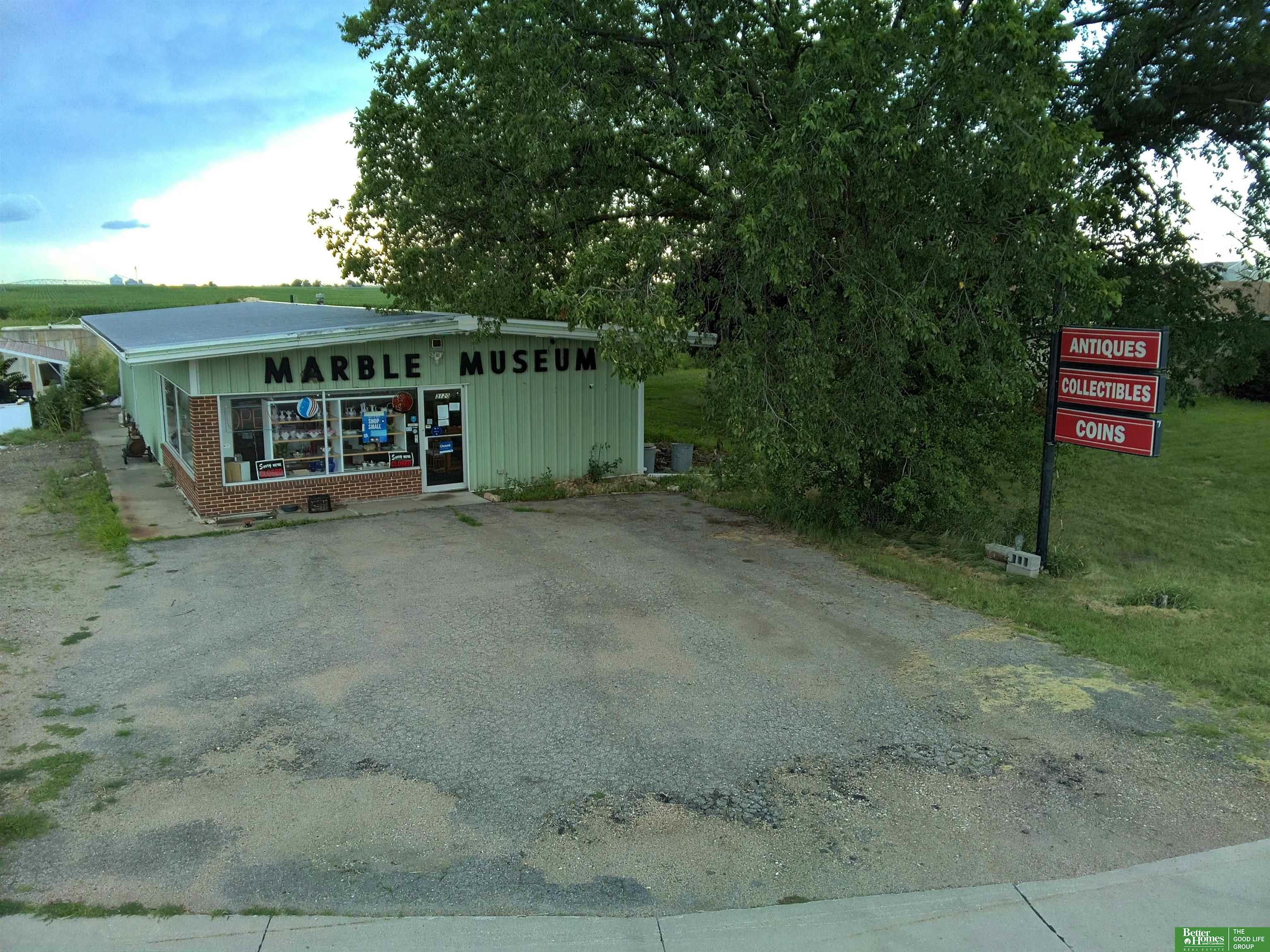 Property Photo: 3120 S Lincoln Avenue NE 68467