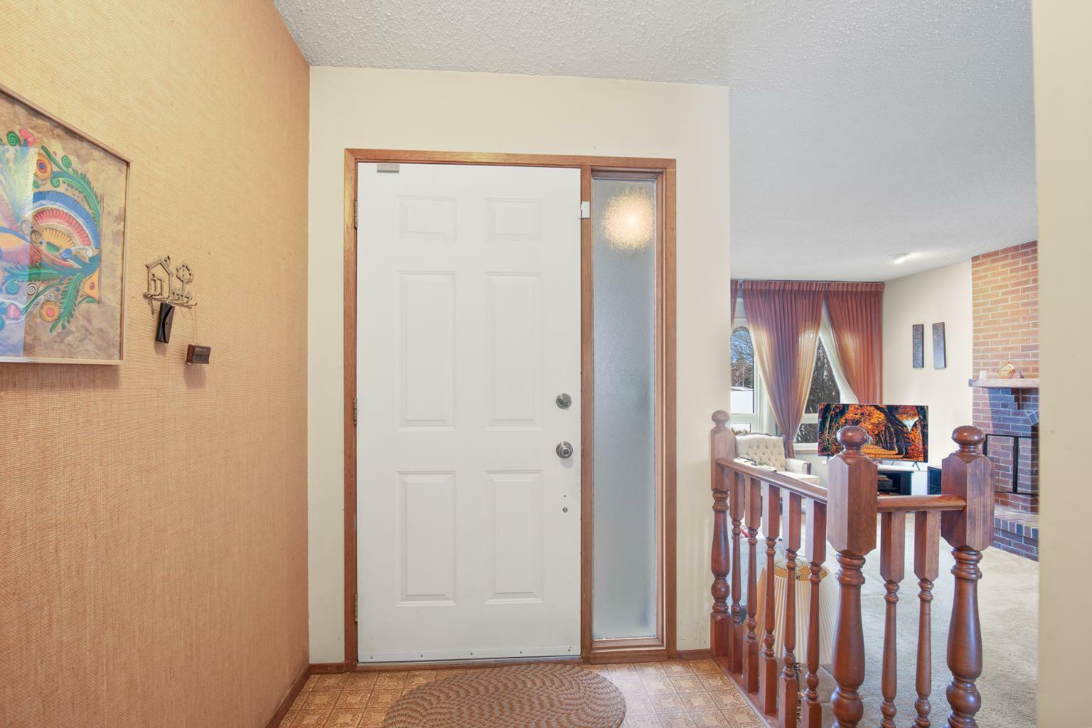 Property Photo:  35 Hammond Crescent  AB T4N 6J5 