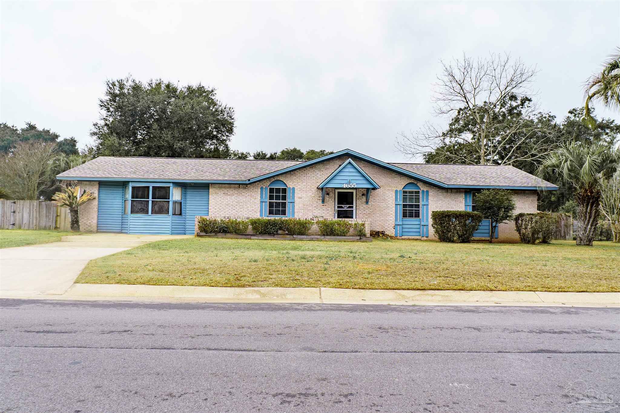 Property Photo:  4655 Gregg Ave  FL 32571 