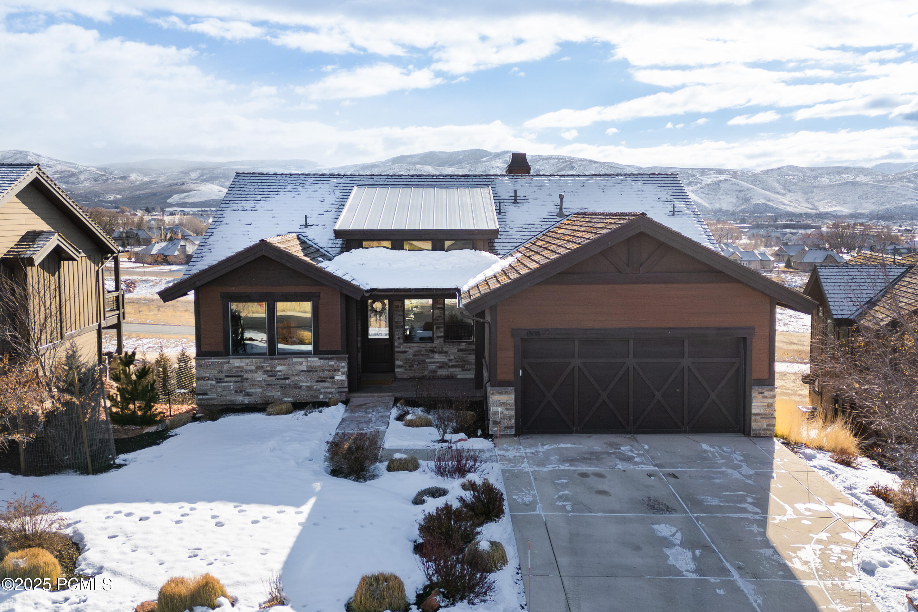 Property Photo: 1808 E Kings Peak Circle UT 84032