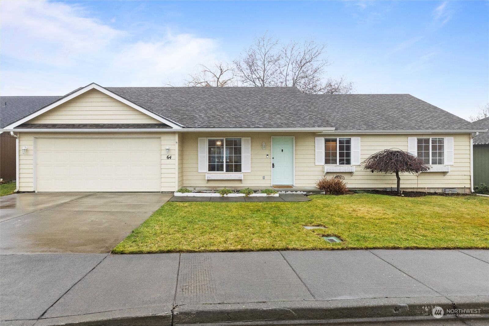 Property Photo:  64  Talon Loop  WA 99362 