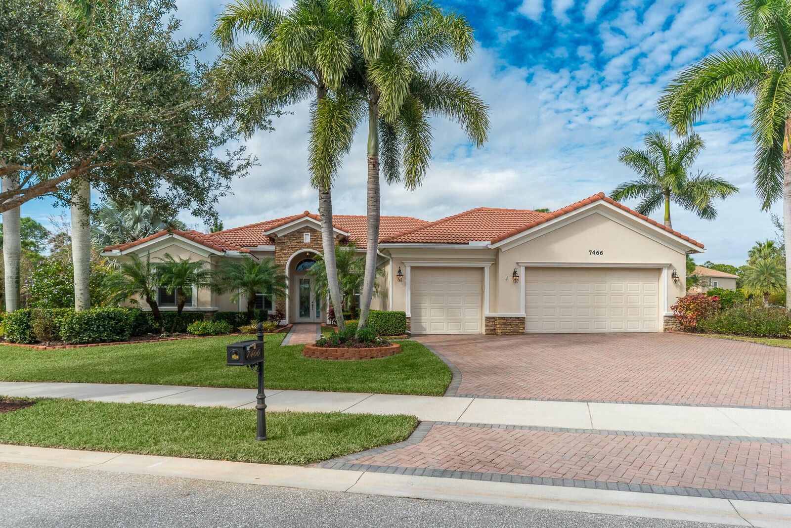 Property Photo: 7466 SE Belle Maison Drive FL 34997
