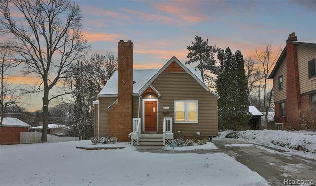 Property Photo:  311 Ellen Avenue  MI 48073 