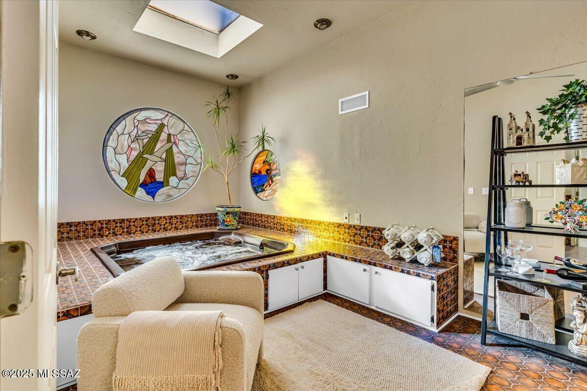 Property Photo: 420 S Essex Lane AZ 85711