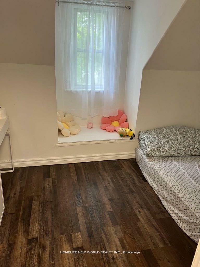 Property Photo:  61 Broadway Avenue  ON L8S 2V9 
