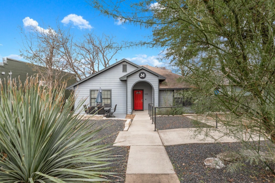 Property Photo:  1309 Chestnut Avenue  TX 78702 