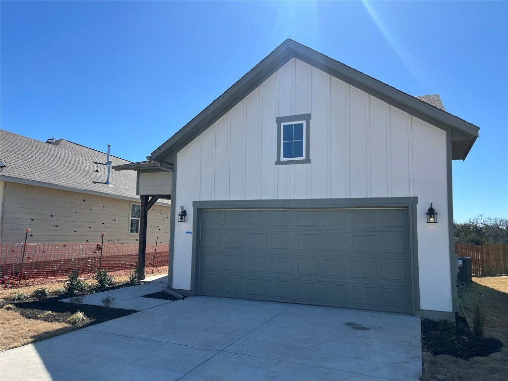 Property Photo: 208 Denali Way TX 78620