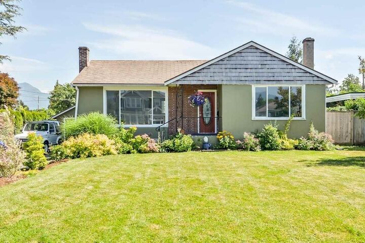46496 Mayfair Avenue — photo 1