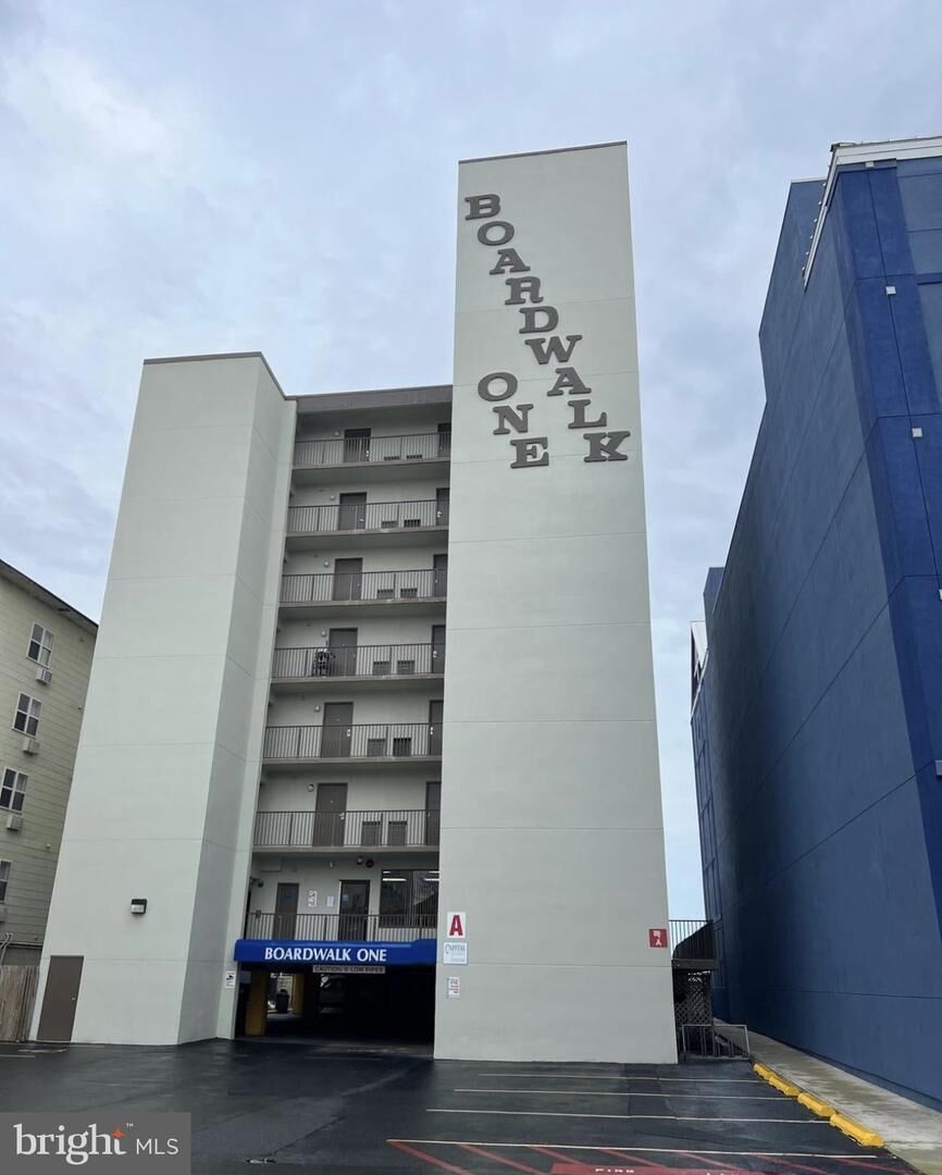 Property Photo:  107 N Atlantic Ave 00108 (Week 29)  MD 21842