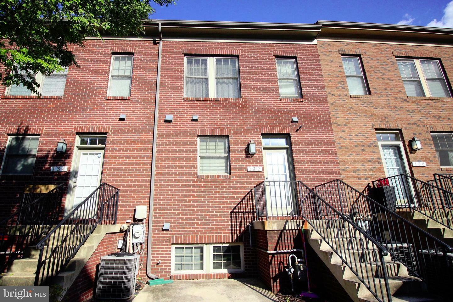 Property Photo:  132 Waltman Place NE  DC 20011 