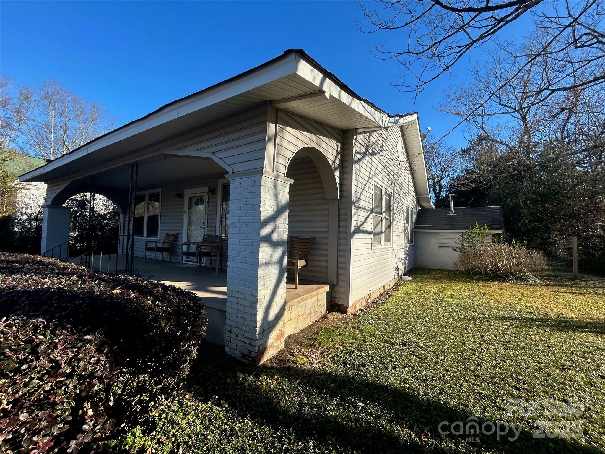 Property Photo:  102 Frazier Street  SC 29180 