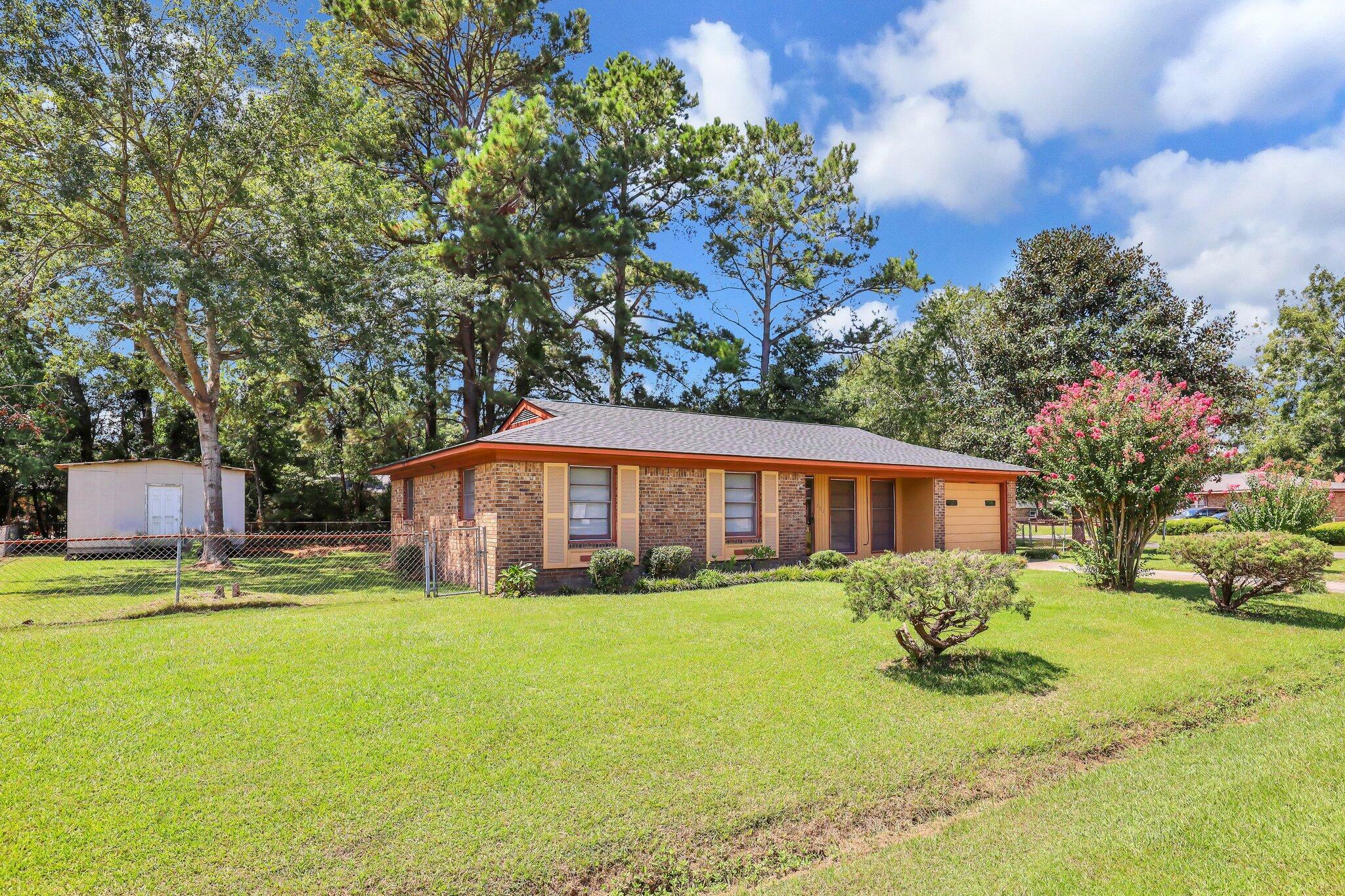 Property Photo:  101 Lily Place  SC 29483 