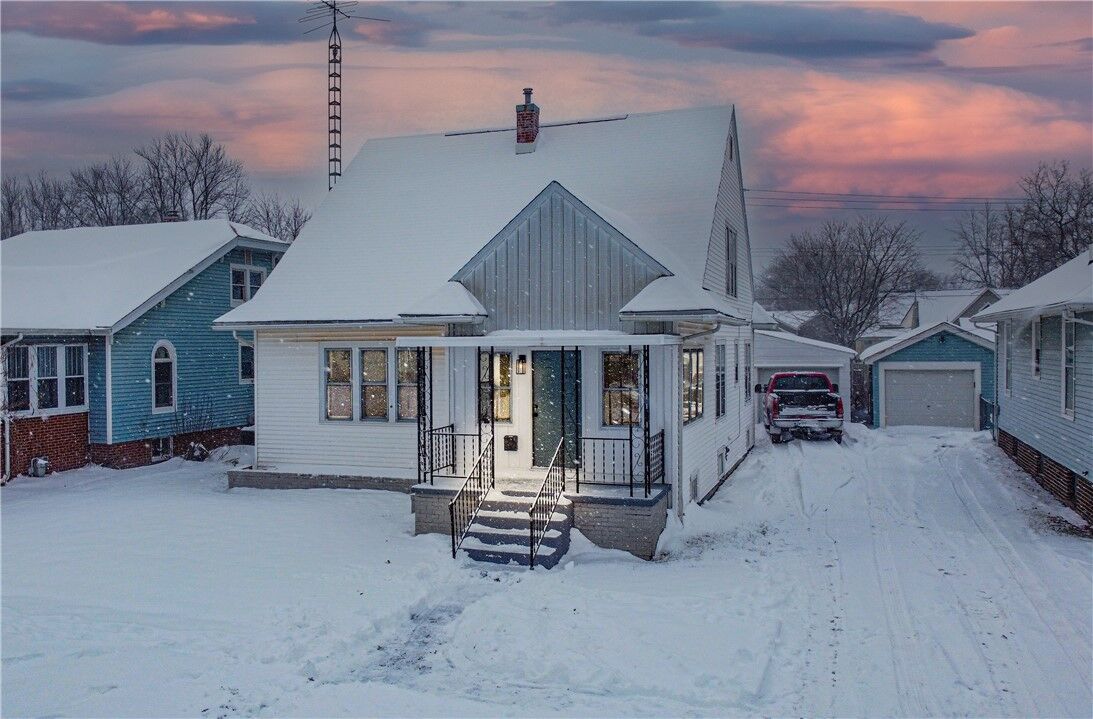 Property Photo:  2717 Richmond Avenue  IL 61938 