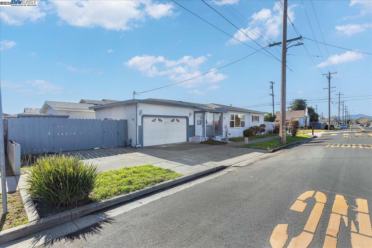 Property Photo:  2000 Virginia Ave  CA 94804 