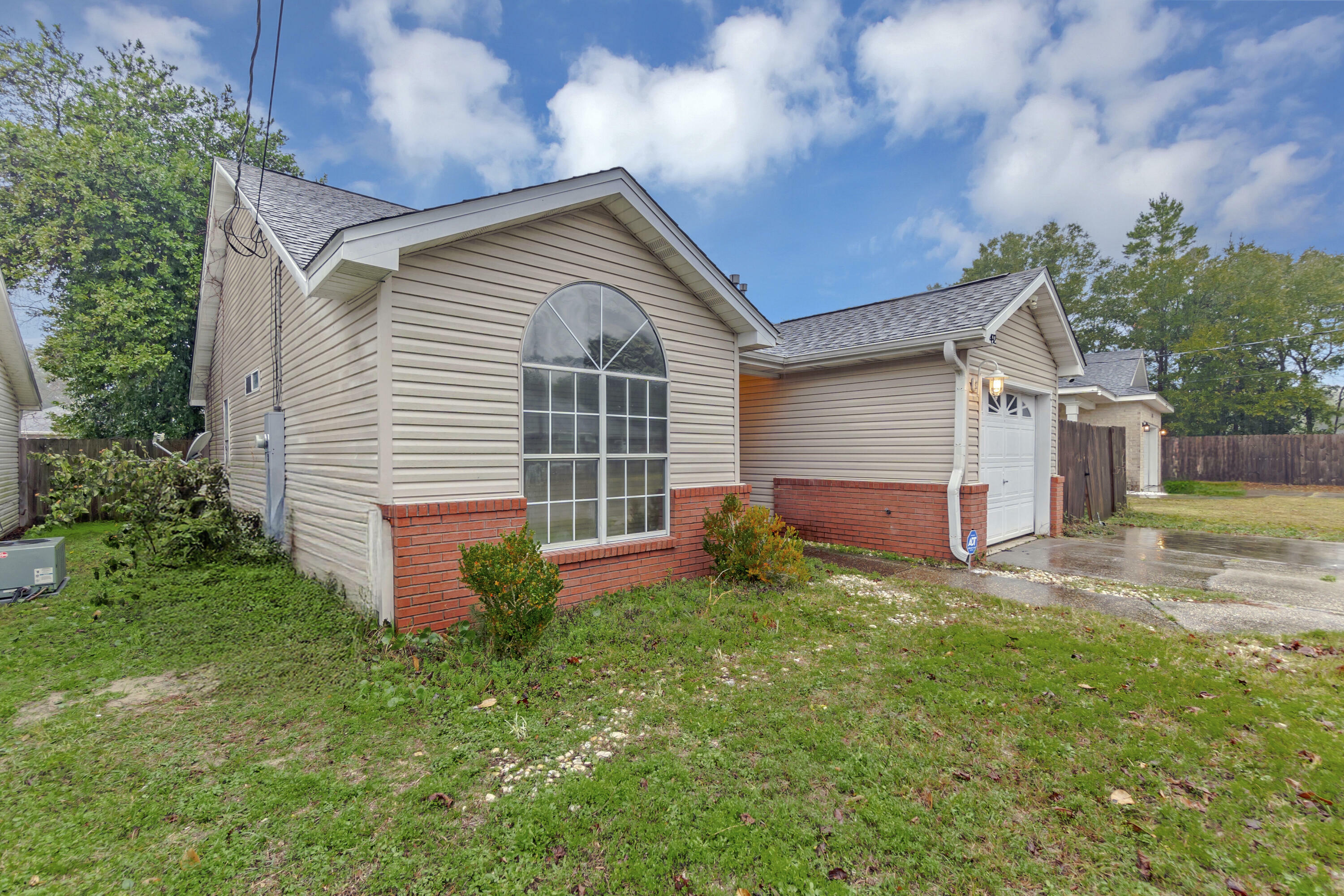 Property Photo:  492 Cascabellas Street  FL 32569 