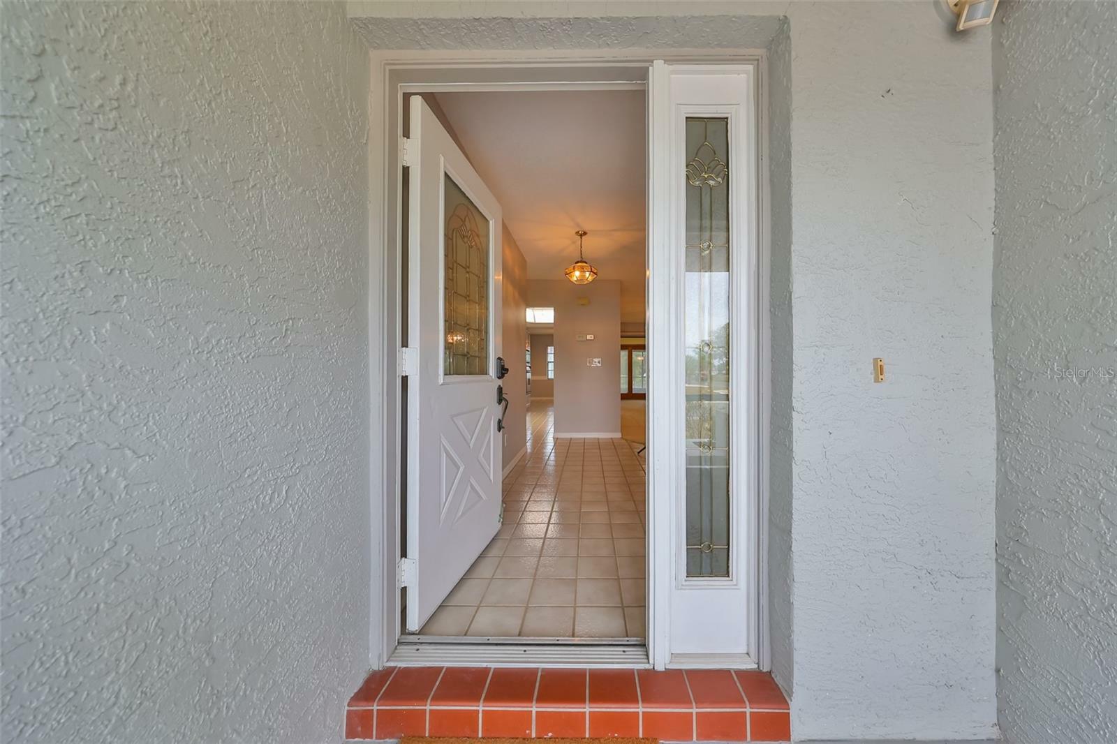 Property Photo:  1601 Woodmar Drive  FL 33573 