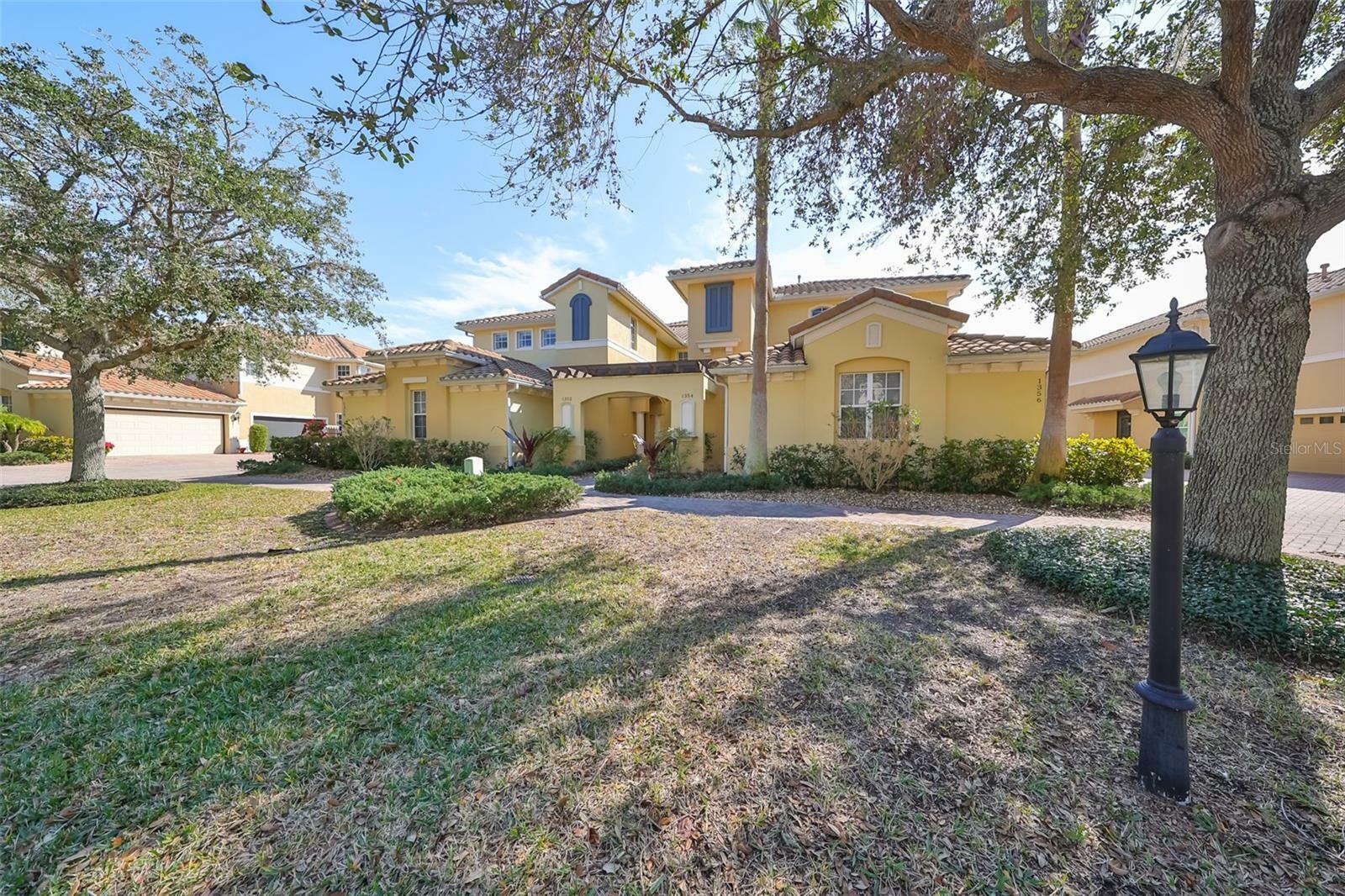 Property Photo:  1356 Emerald Dunes Drive  FL 33573 