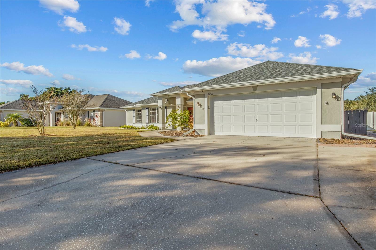 Property Photo:  7725 Canterbury Circle  FL 33810 