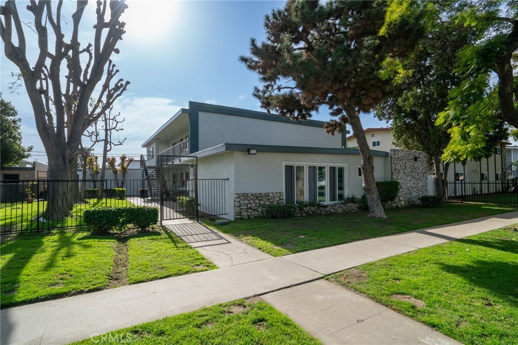 Property Photo: 128 E Wakefield Avenue CA 92802