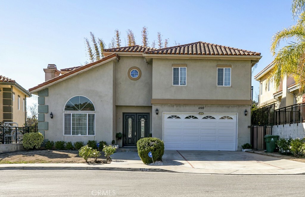 Property Photo:  1220 Valrose Court  CA 90041 