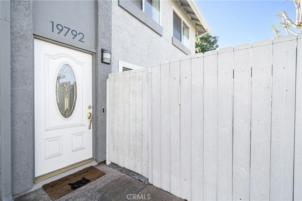 Property Photo:  19792 Bromley Lane 3  CA 92646 