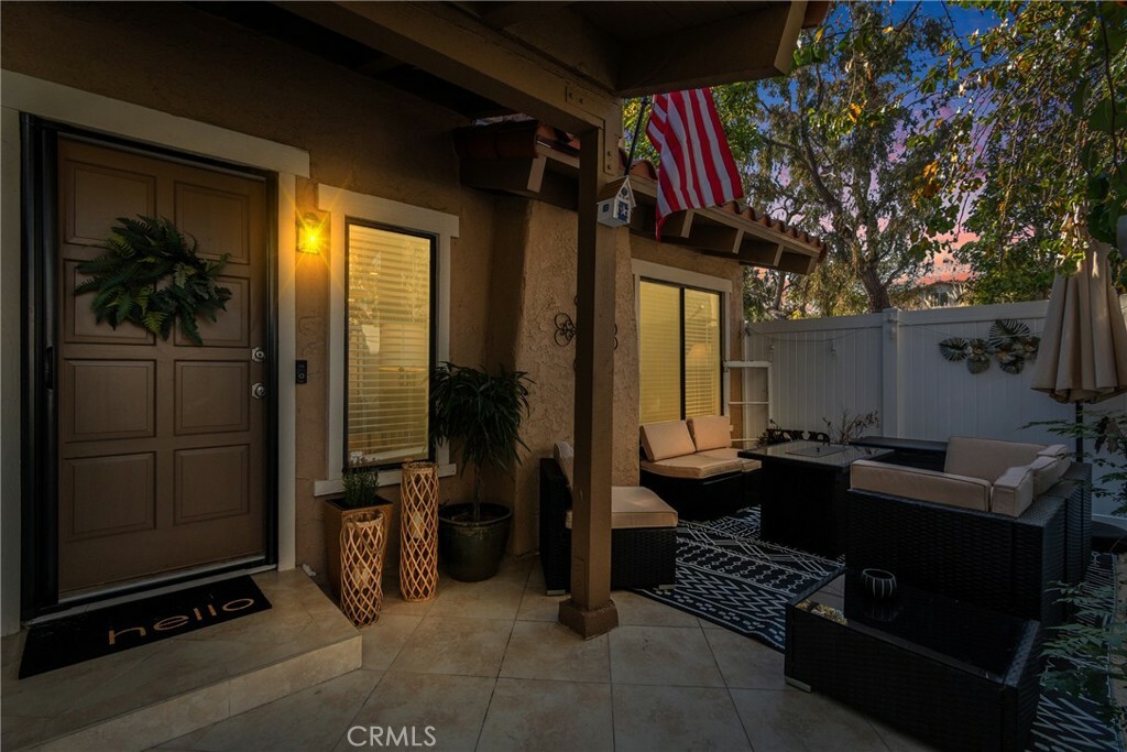 Property Photo:  1048 Westward Way  CA 92627 