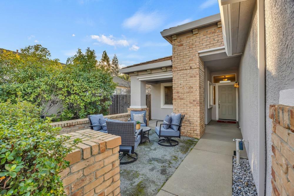 Property Photo:  561 Kilsyth Court  CA 95630 