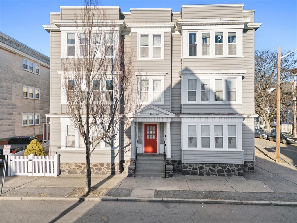 Property Photo:  121 Johnson Street 1L  MA 01902 