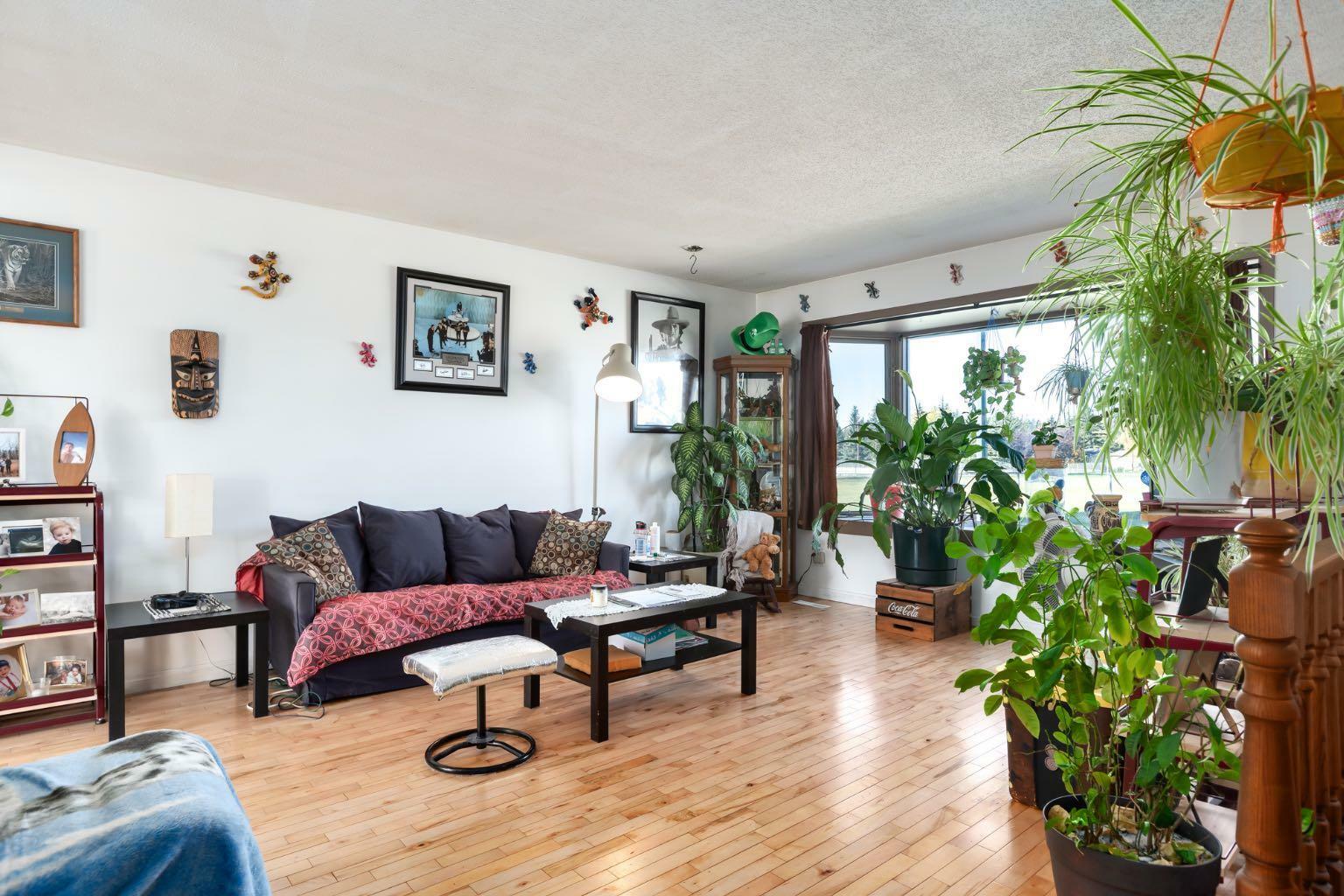 Property Photo:  11028 Braton Place SW  AB T2W 1B3 