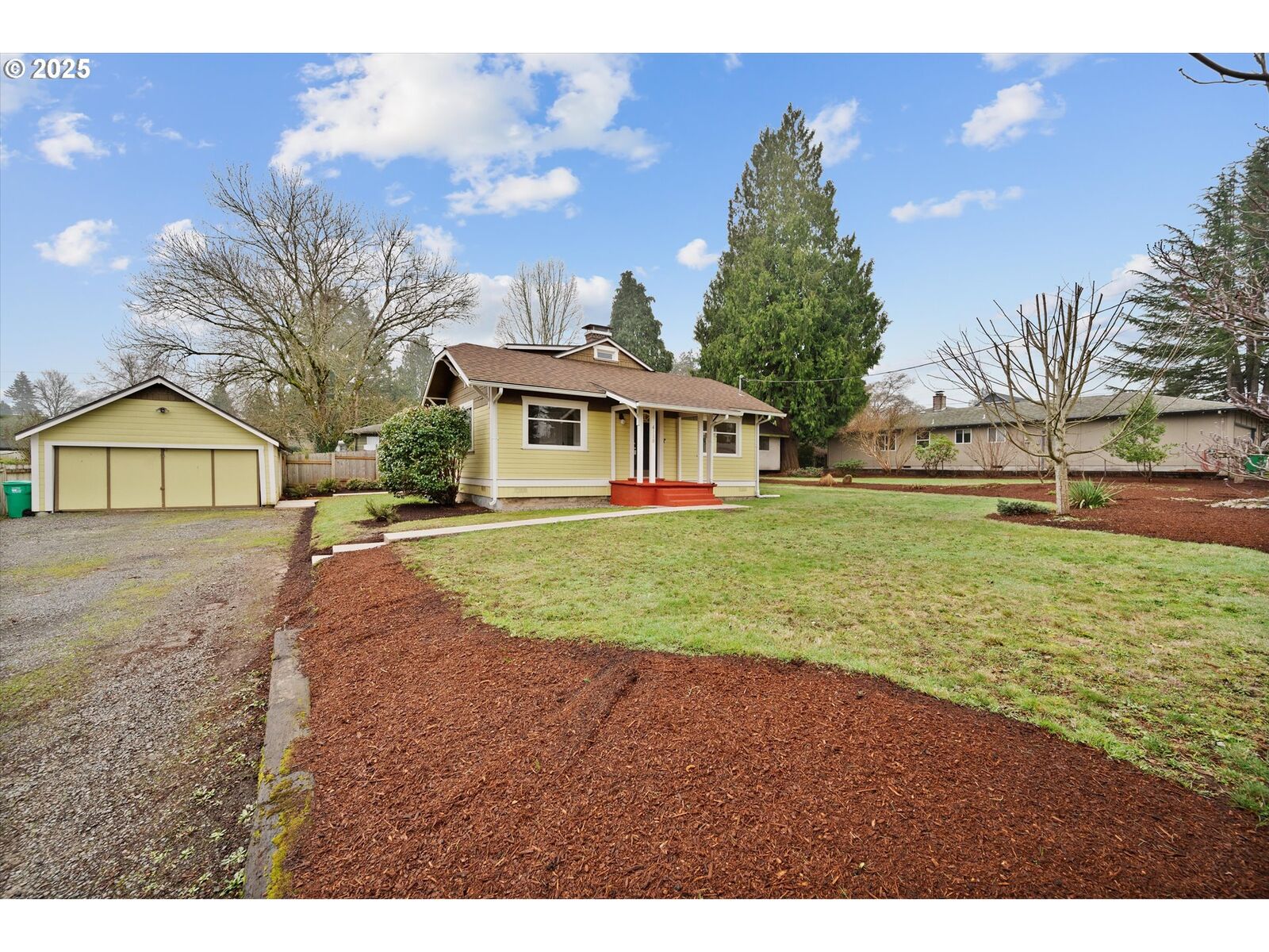 Property Photo:  4180 SE Harvey St  OR 97222 