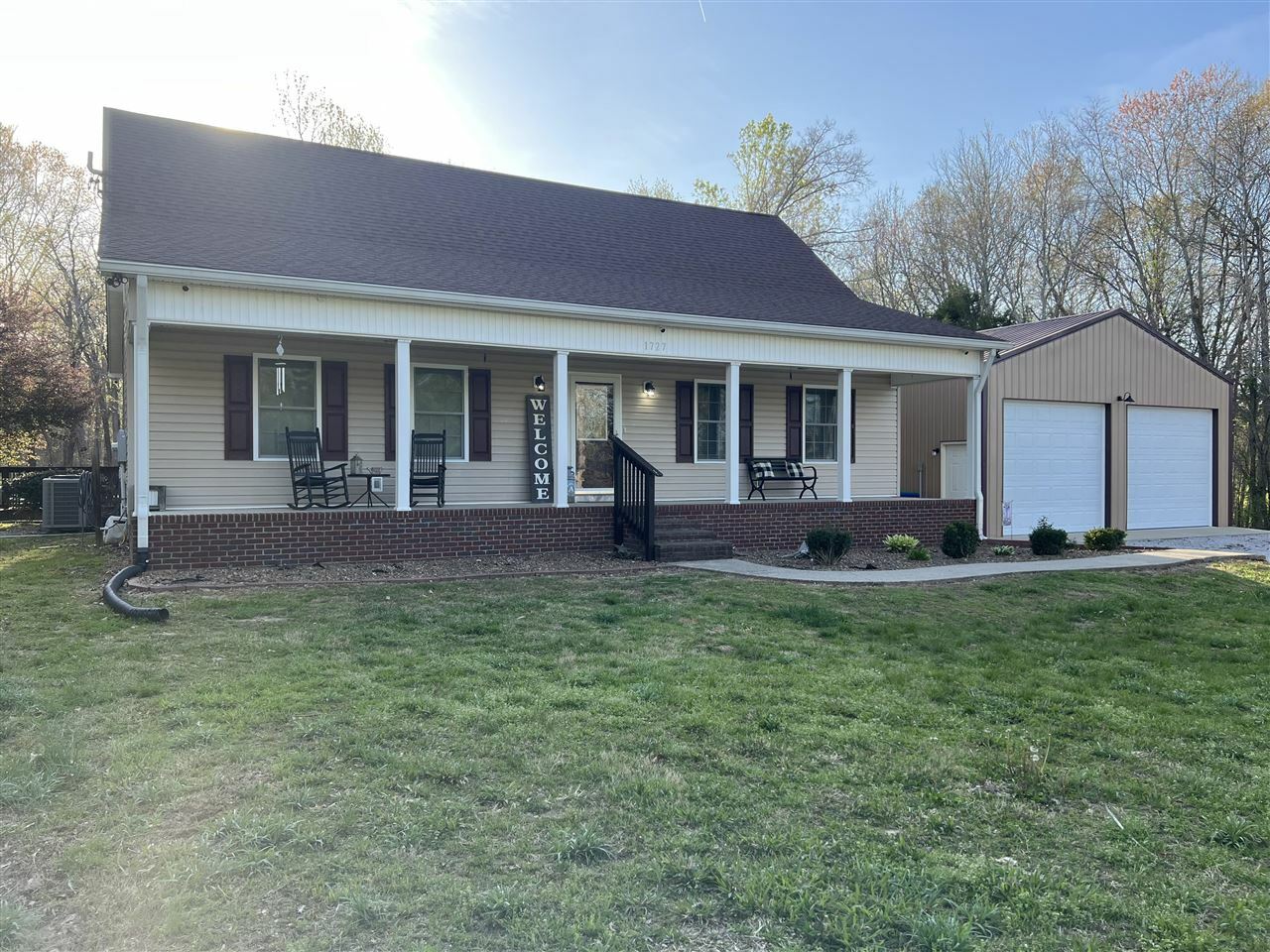 Property Photo: 1727 Sharpes Garden Road KY 42276