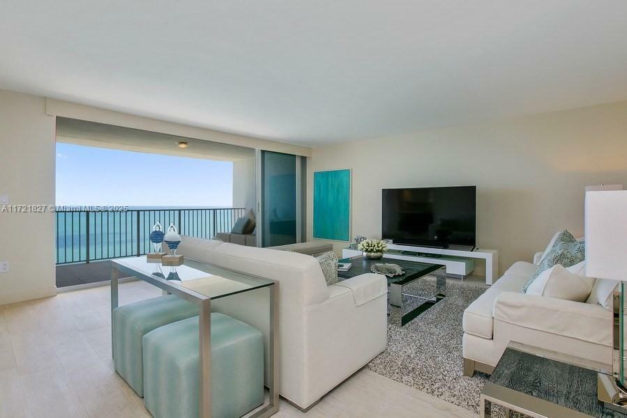 Property Photo:  881 Ocean Dr Ph 27E  FL 33149 