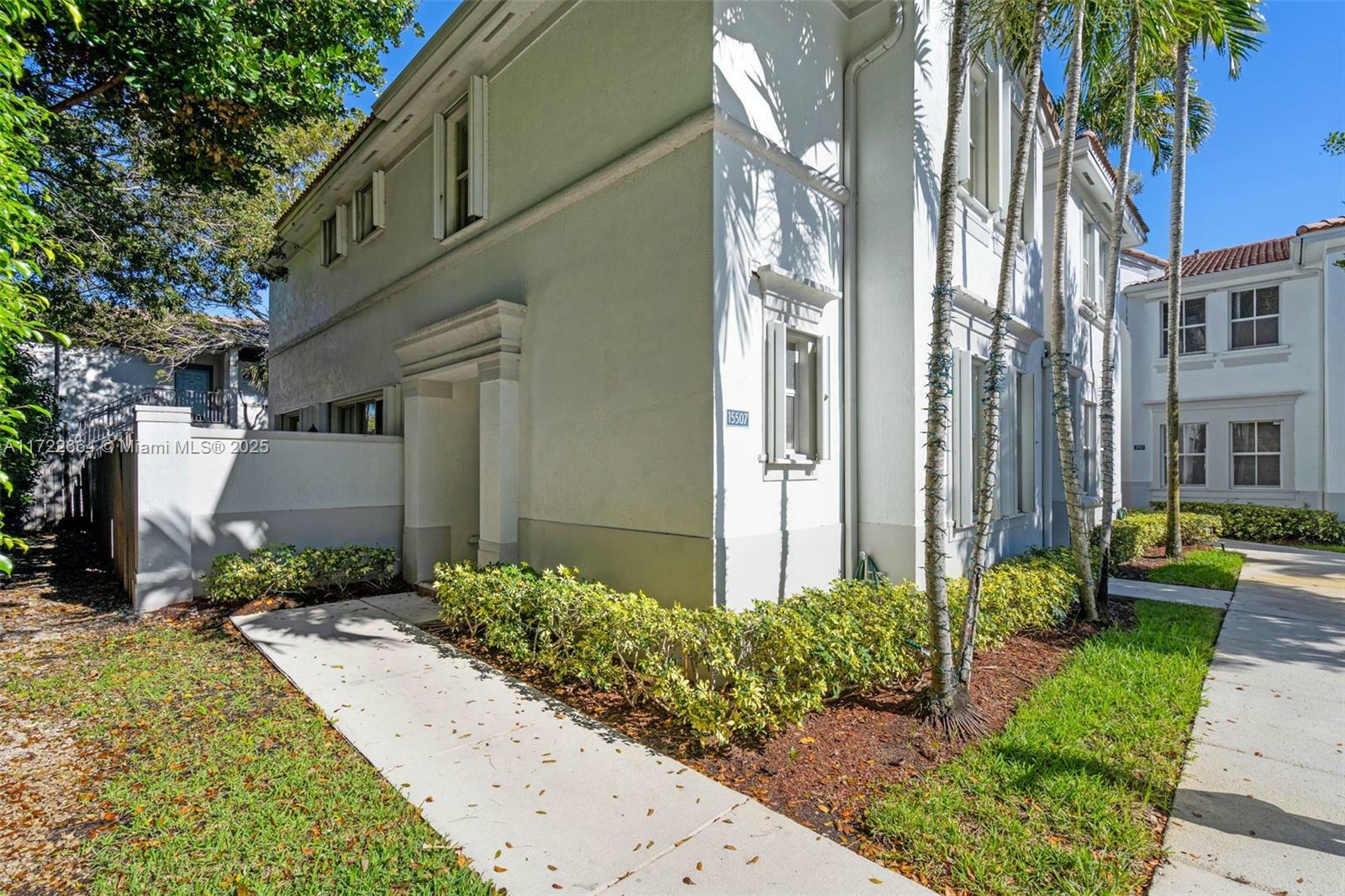 Property Photo:  15507 SW 39th St 319  FL 33027-4800 