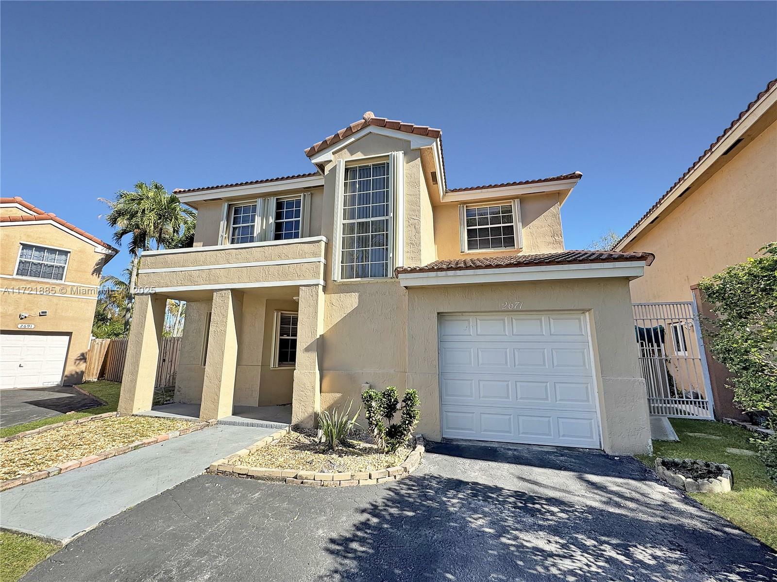 Property Photo:  2671 E Saratoga Dr  FL 33026 