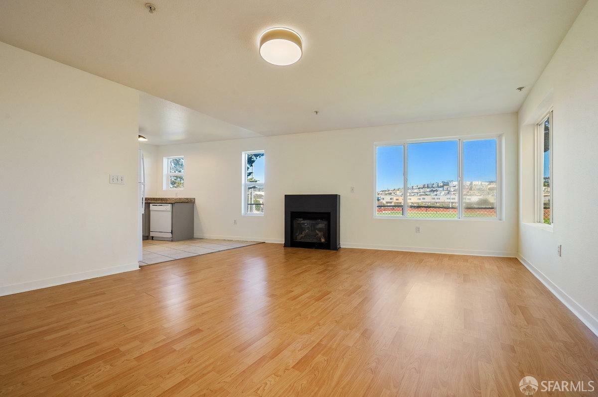 Property Photo:  901 Bayshore Boulevard 307  CA 94124 