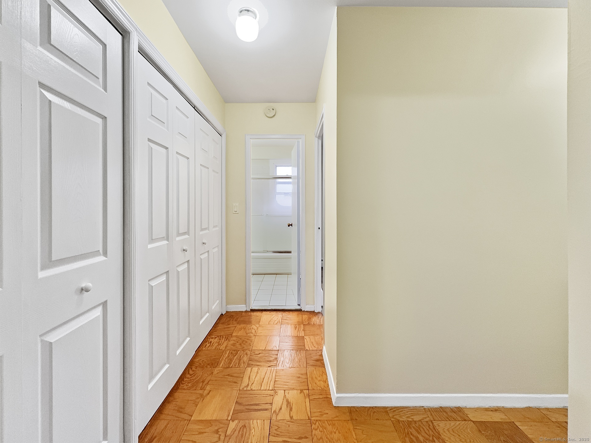 Property Photo:  30 Glenbrook Road Apt 4E  CT 06902 