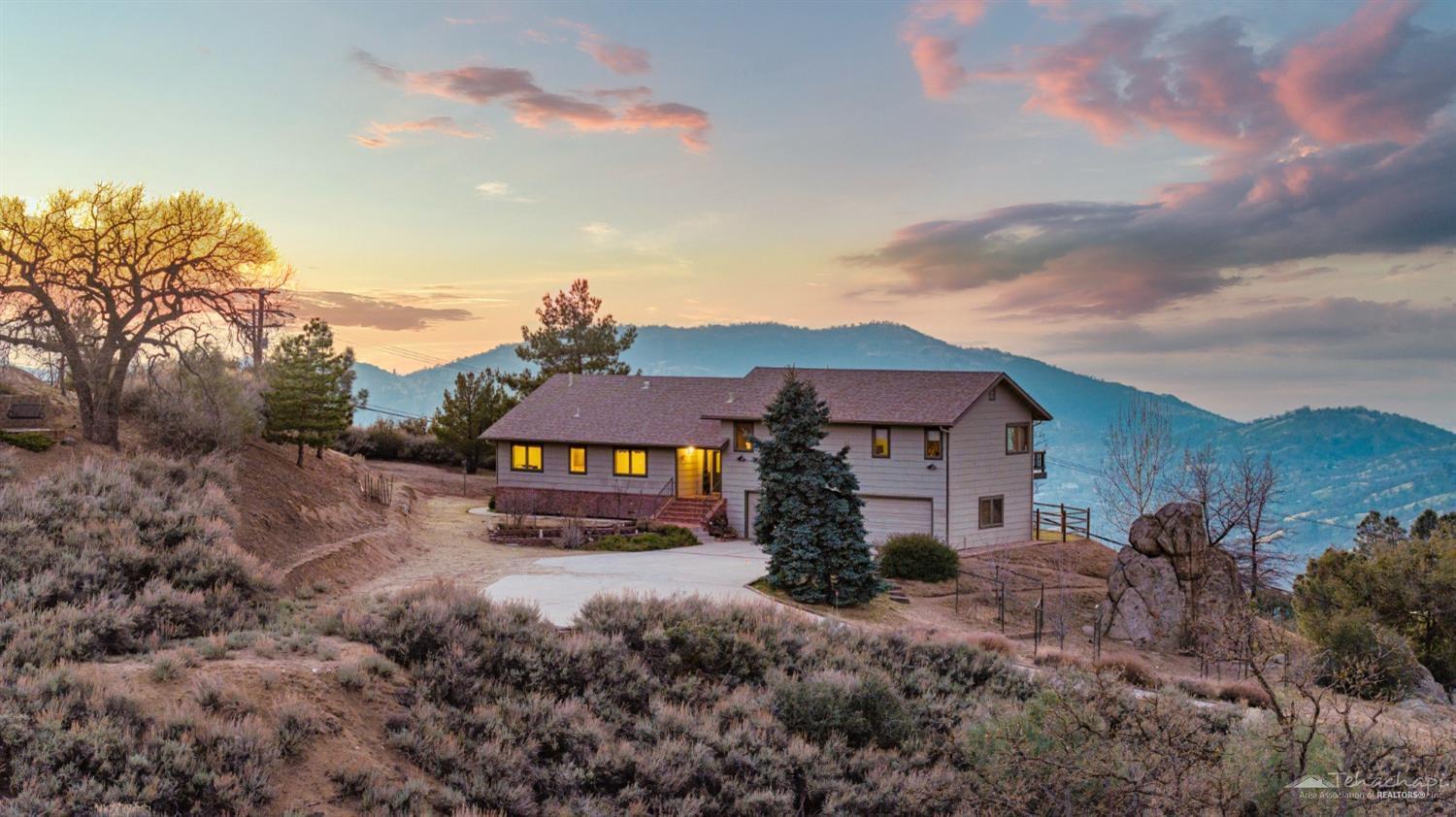 24171 Jacaranda Drive  Tehachapi CA 93561 photo