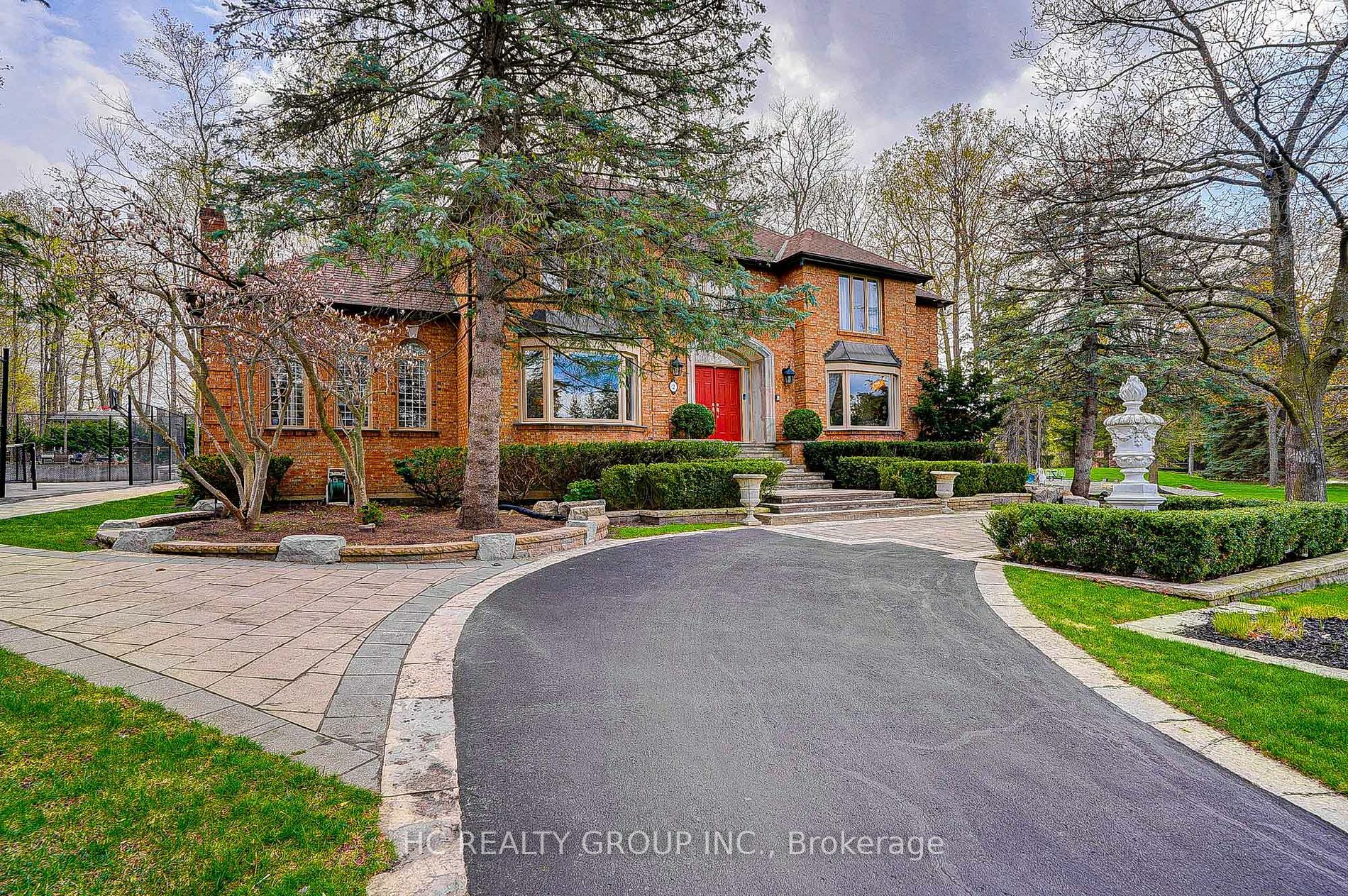 Photo de la propriété:  2 Glenridge Dr  ON L6C 1A1 